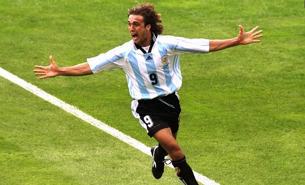 Gabriel BATISTUTA recalls cold story with current Argentina team | Mundo  Albiceleste