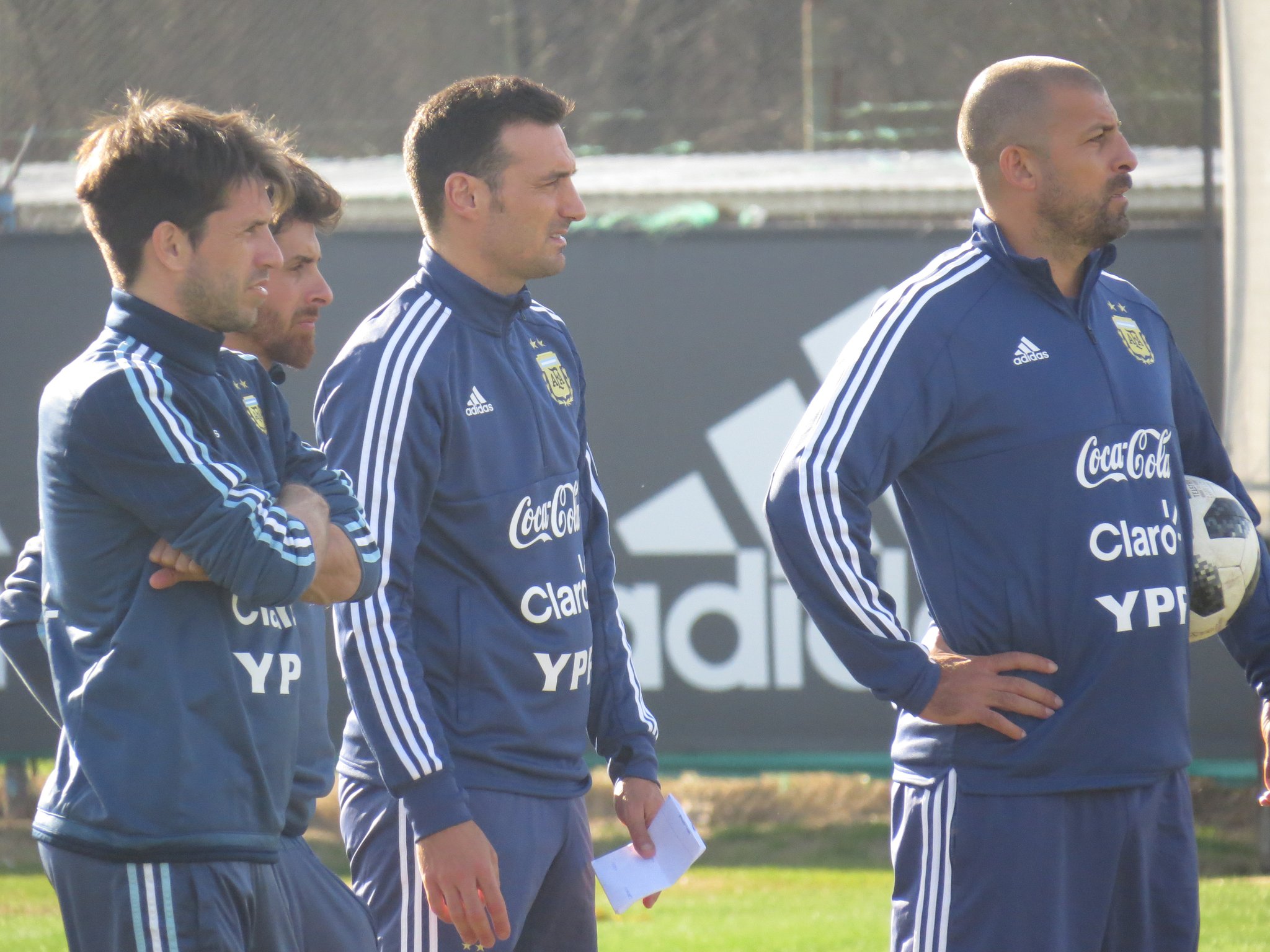 Walter SAMUEL begins work with Argentina coaching staff | Mundo Albiceleste