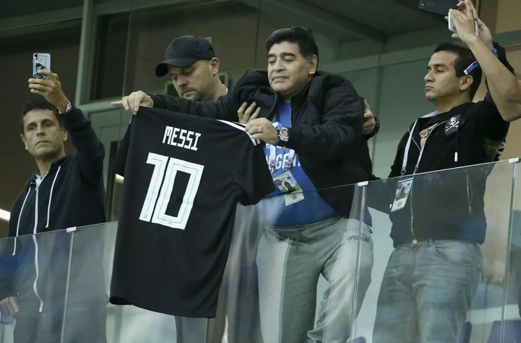 View Maradona Comments On Messi PNG