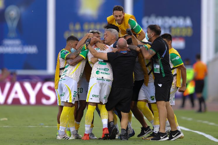 Hernan Crespo Wins Copa Sudamericana With Defensa Y Justicia Mundo Albiceleste