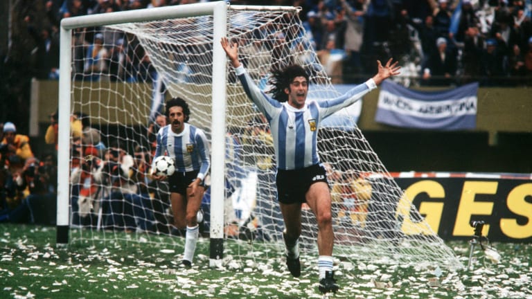 Cesar Pablo Aimar of Argentina in action during the International News  Photo - Getty Images