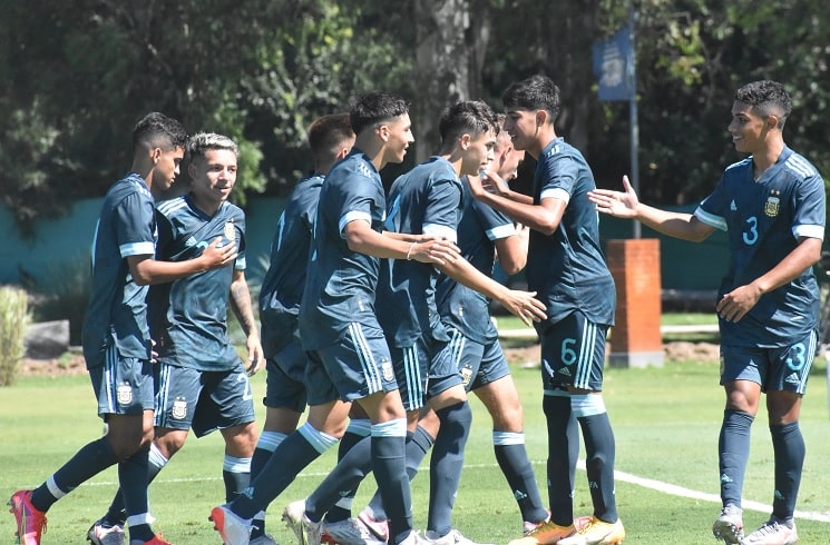 Argentina venció 3-2 a Uruguay en la Sub 17 de Pablo Aymar