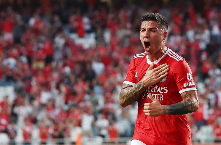 Enzo Fernández scores for Benfica in 4-1 Champions League qualifier win