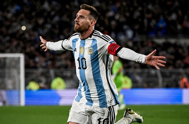 Messi plays one half in Argentina's 1-0 World Cup qualifying win