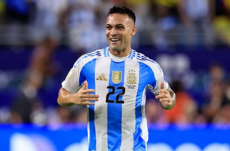 Lautaro Martínez reaches 200 career goals
