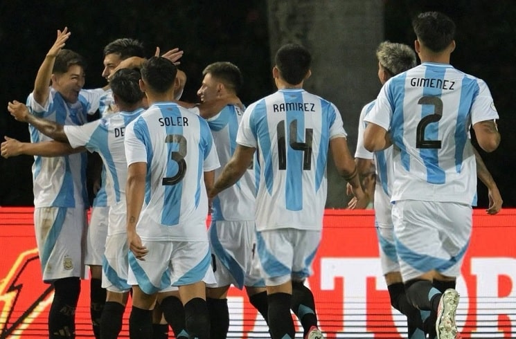Argentina U20 team win 6-0 vs. U20 Brazil team, Claudio Echeverri scores twice
