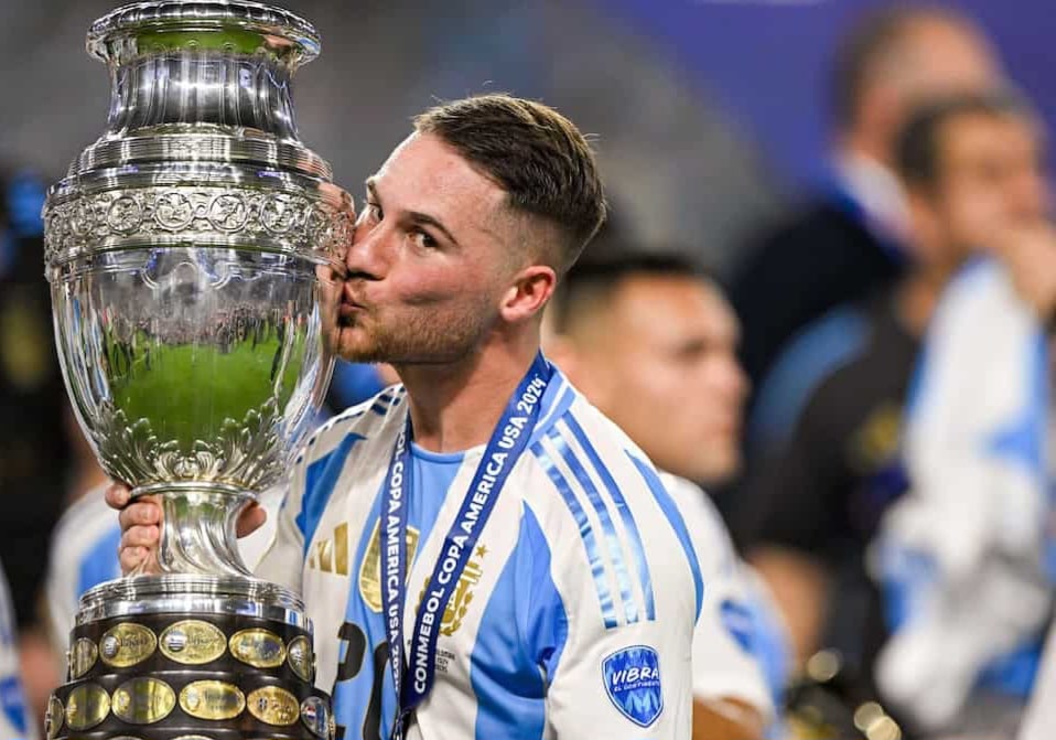 Alexis Mac Allister: “The one who changed my career was Scaloni”