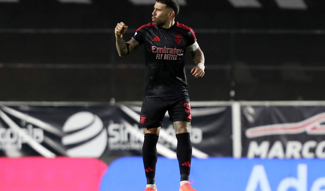 Nicolás Otamendi scores for Benfica in 3-2 win vs. Estrela Amadora