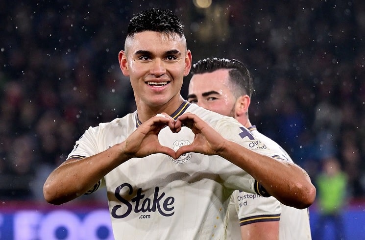 Carlos Alcaraz scores, assists for Everton in 2-1 win vs. Crystal Palace