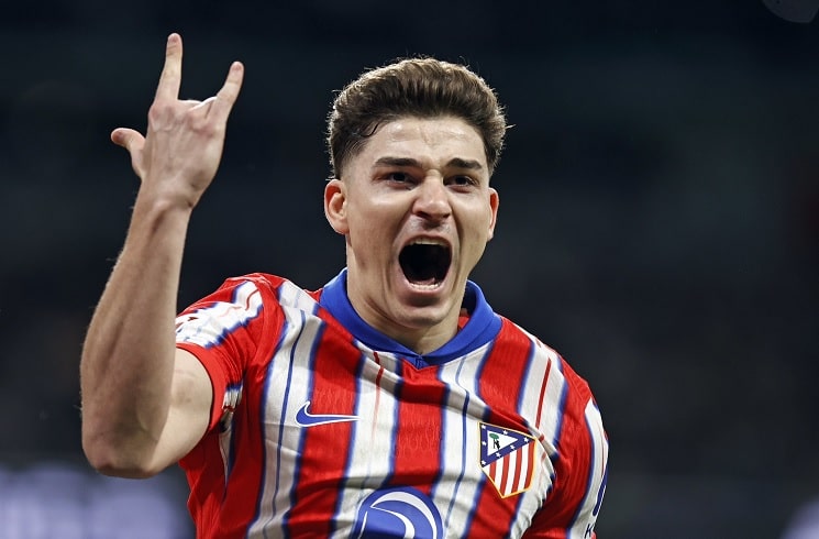 Julián Álvarez scores Panenka penalty for Atletico Madrid in 1-1 draw vs. Real Madrid