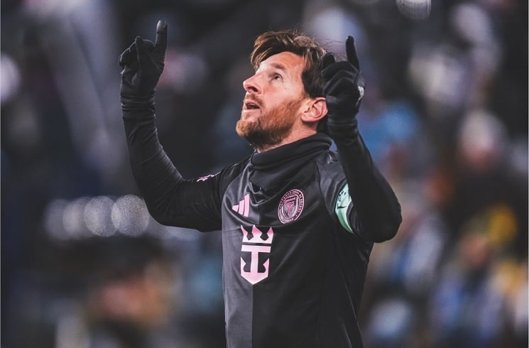 Lionel Messi scores for Inter Miami in 1-0 win vs. Sporting KC in Champions Cup