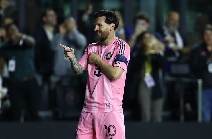 Lionel Messi scores for Inter Miami in 3-1 win vs. Sporting KC