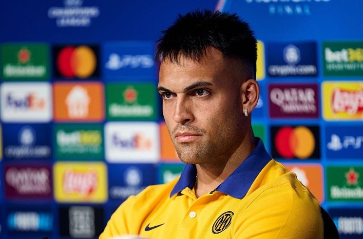 Lautaro Martínez speaks at a press conference before Champions League final