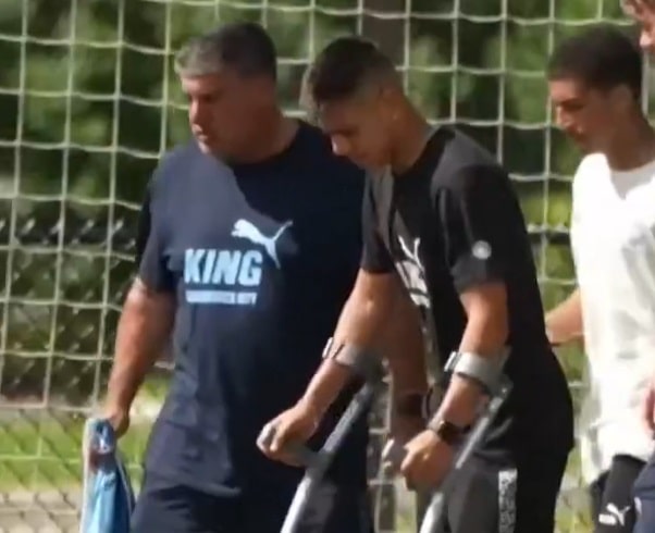 Claudio Echeverri on crutches during Manchester City’s training
