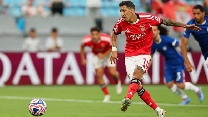 Ángel Di María scores for Benfica in 4-1 loss vs. Chelsea