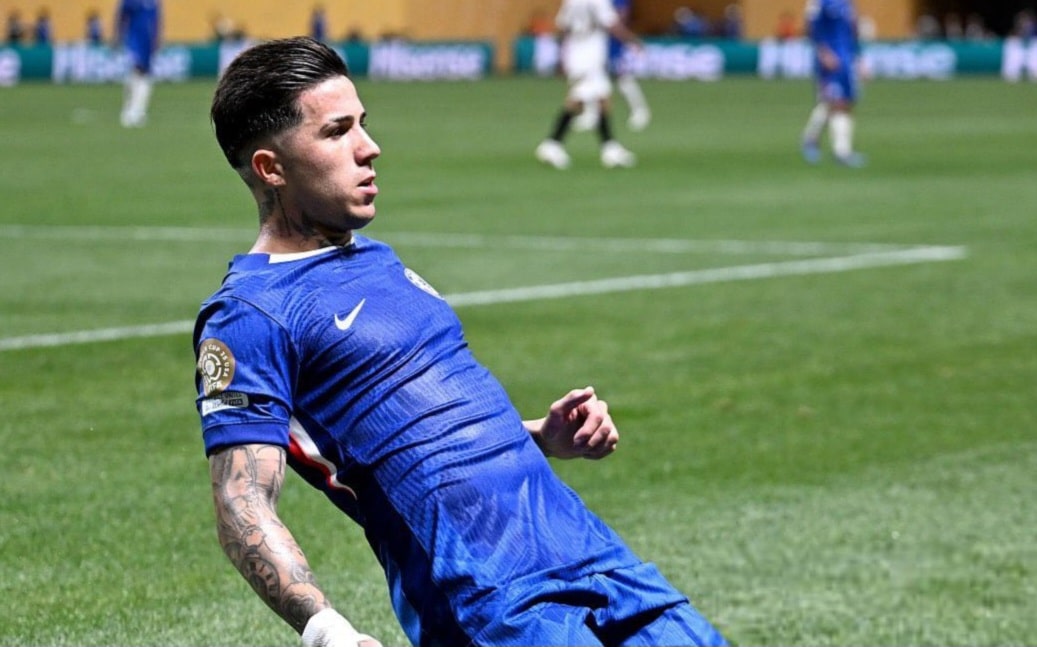 Enzo Fernández scores for Chelsea in 2-0 win vs. LAFC