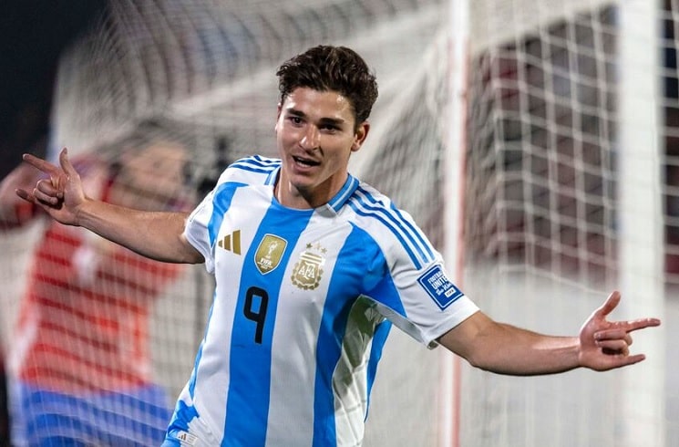 Seven Argentina players on yellow cards in World Cup qualifiers