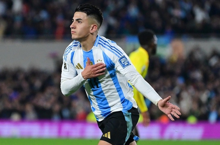 Thiago Almada scores for Argentina in 1-1 draw vs. Colombia, Enzo Fernández red card