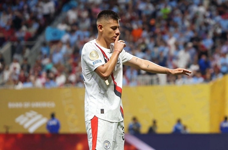Advanced negotiations for Claudio Echeverri between Manchester City and AS Roma