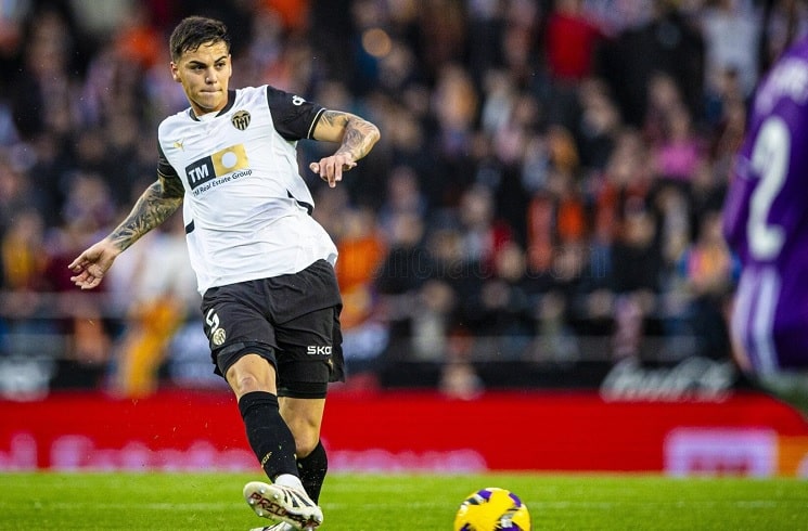 Enzo Barrenechea very close to joining Benfica from Aston Villa