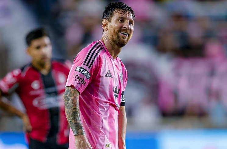 Lionel Messi assists twice, Weigandt scores in injury time in 2-1 win vs. Atlas in Leagues Cup