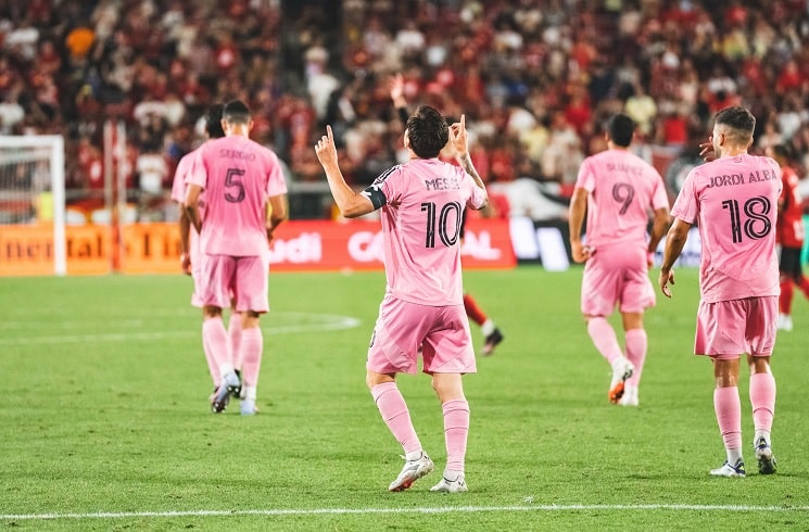 Lionel Messi scores twice, assists once for Inter Miami in 5-1 win vs. NY Red Bulls