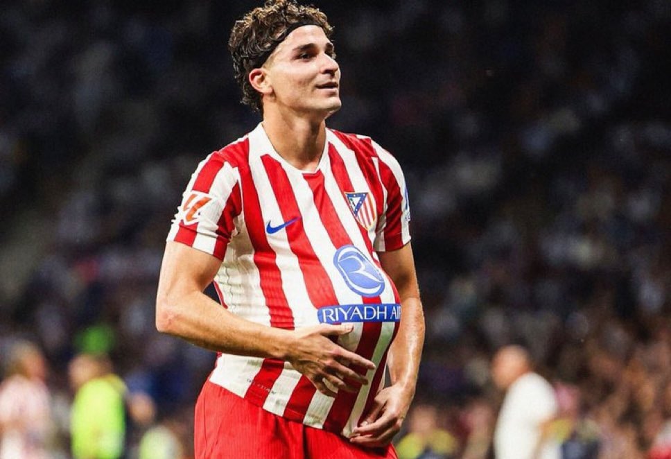 Julián Álvarez scores a free kick for Atletico Madrid in 2-1 loss vs. Espanyol