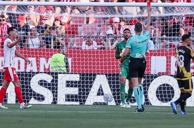 Paulo Gazzaniga red card for Girona in 3-1 loss vs. Rayo Vallecano