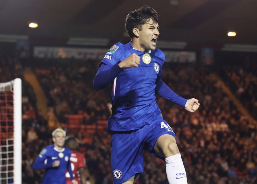 Facundo Buonanotte scores for Chelsea in 2-1 win vs. Lincoln City