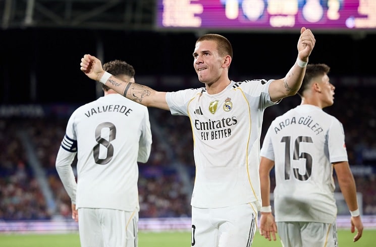 Franco Mastantuono scores for Real Madrid in 4-1 win vs. Levante