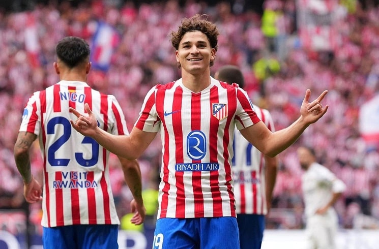 Julián Álvarez scores twice for Atletico Madrid in 5-2 win vs. Real Madrid
