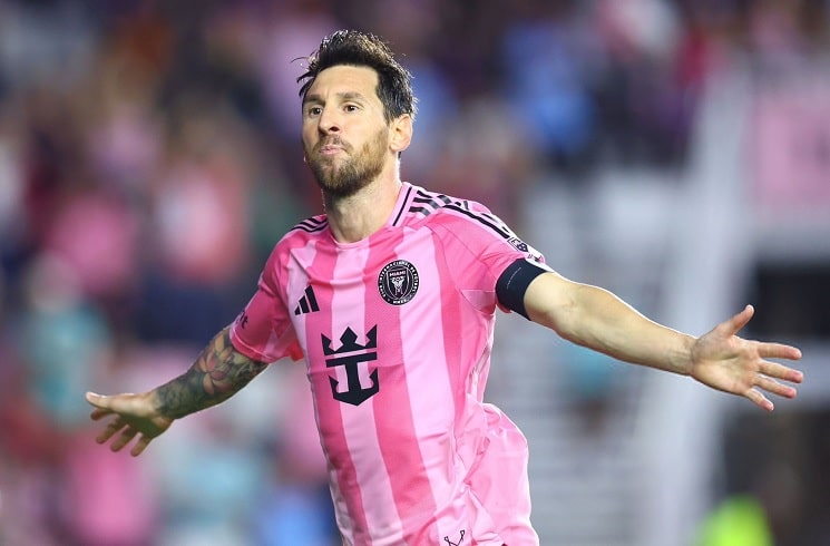 Lionel Messi scores twice, assists for Inter Miami in 3-2 win vs. D.C. United