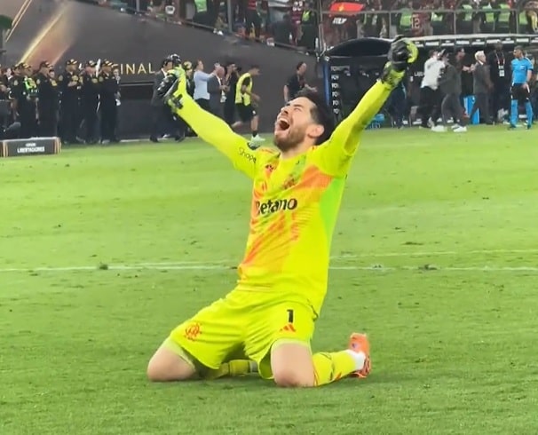 Agustín Rossi wins Copa Libertadores with Flamengo