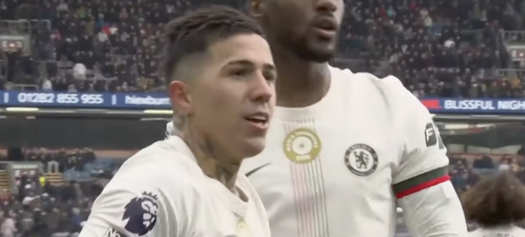Enzo Fernández scores for Chelsea in 2–0 win vs. Burnley