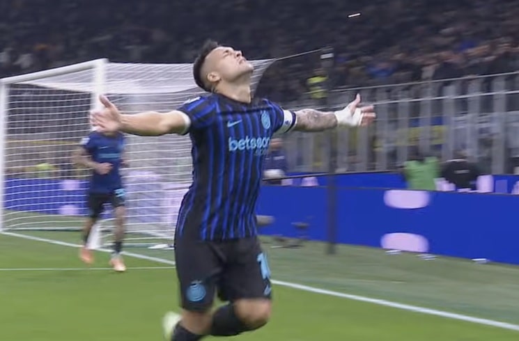 Lautaro Martínez scores for Inter in 2-0 win vs. Lazio
