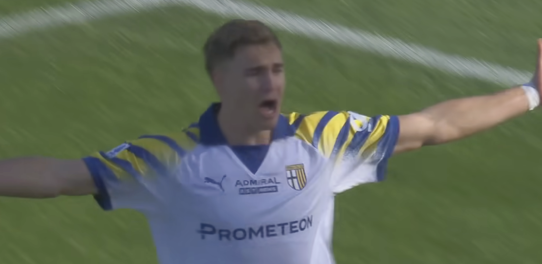 Mateo Pellegrino scores for Parma in 2-1 win vs. Lecce