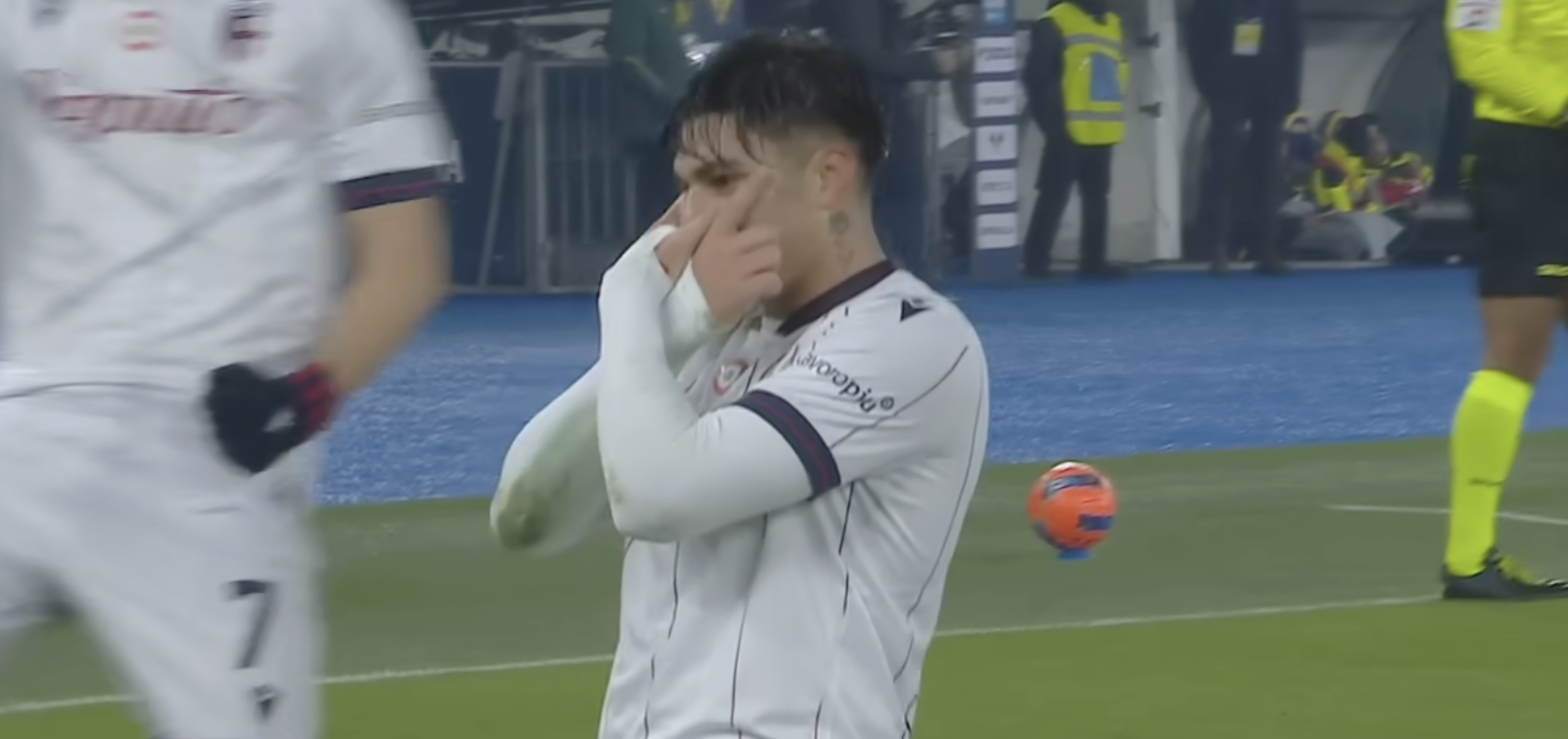 Santiago Castro scores, Benjamín Dominguez assists for Bologna in 3-2 win vs. Hellas Verona