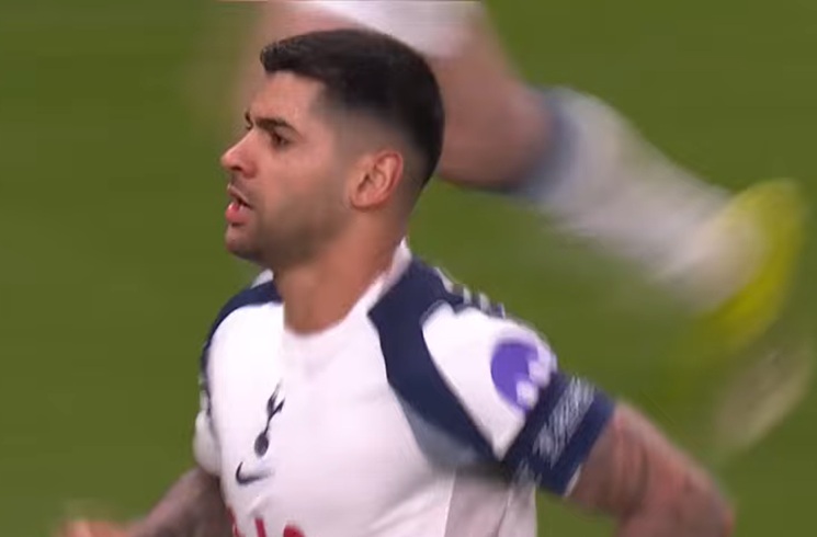 Cristian Romero scores for Tottenham Hotspur in 2-0 win vs. Borussia Dortmund