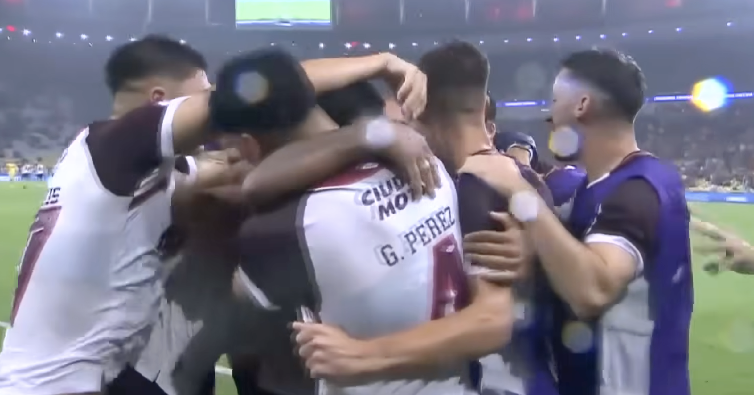 Lanús defeat Flamengo 3-2 at the Maracanã to win the Recopa Sudamericana