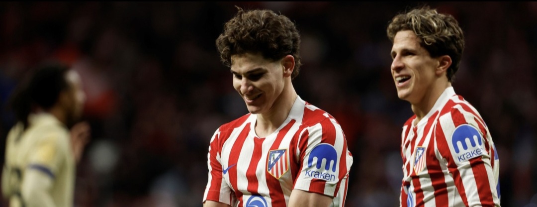 Julián Álvarez scores and assists for Atlético Madrid in 4-0 win vs. Barcelona