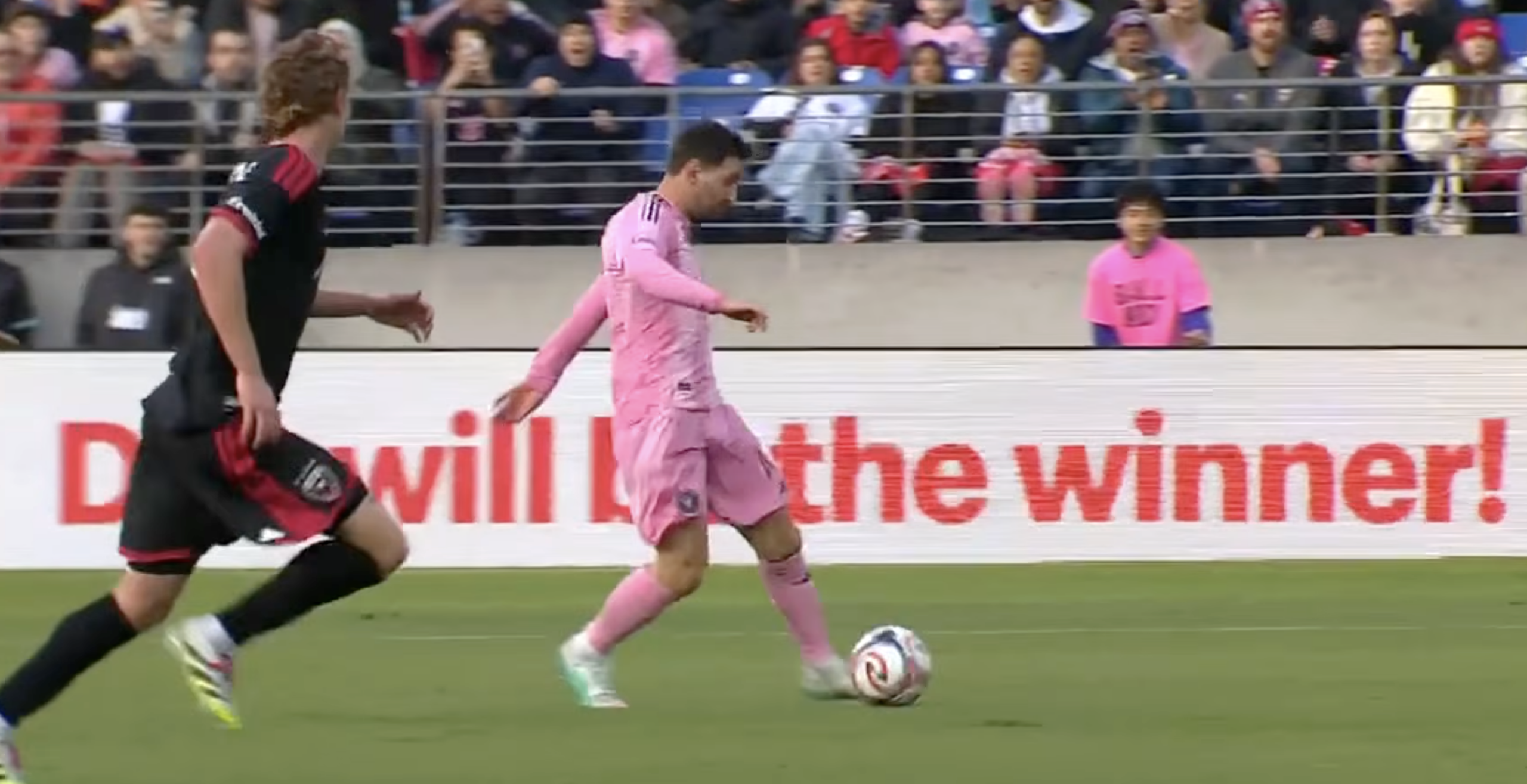 Lionel Messi and Rodrigo De Paul score for Inter Miami in 2-1 win vs. DC United