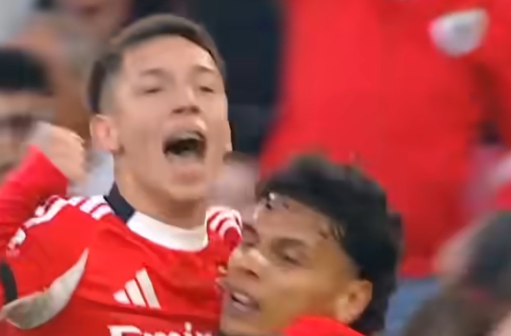 Gianluca Prestianni scores for Benfica in 3-0 win vs. Vitoria SC