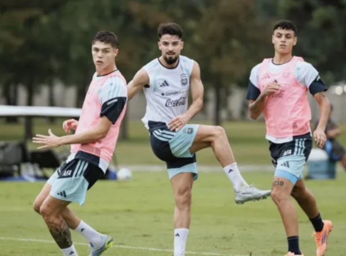 José Manuel López scores for Argentina in 1-0 win vs. Argentina U-20 in training match