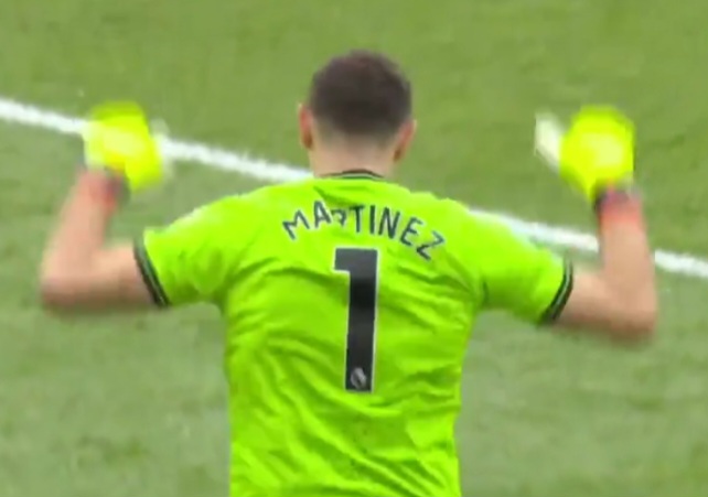 Emiliano Martínez suffers injury in warm up for Aston Villa