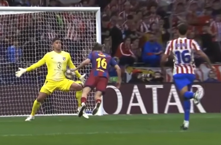 Juan Musso with Atletico Madrid vs. FC Barcelona