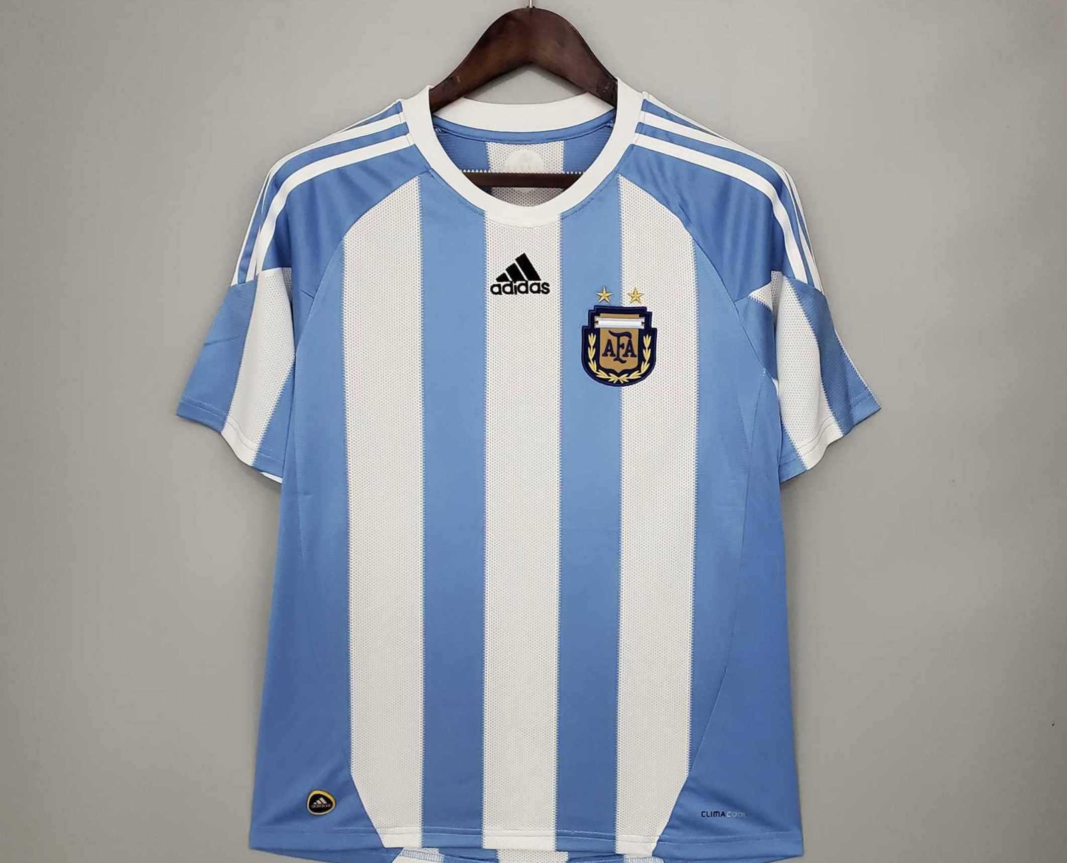 Win the 2010 Argentina Home Jersey – June Giveaway!