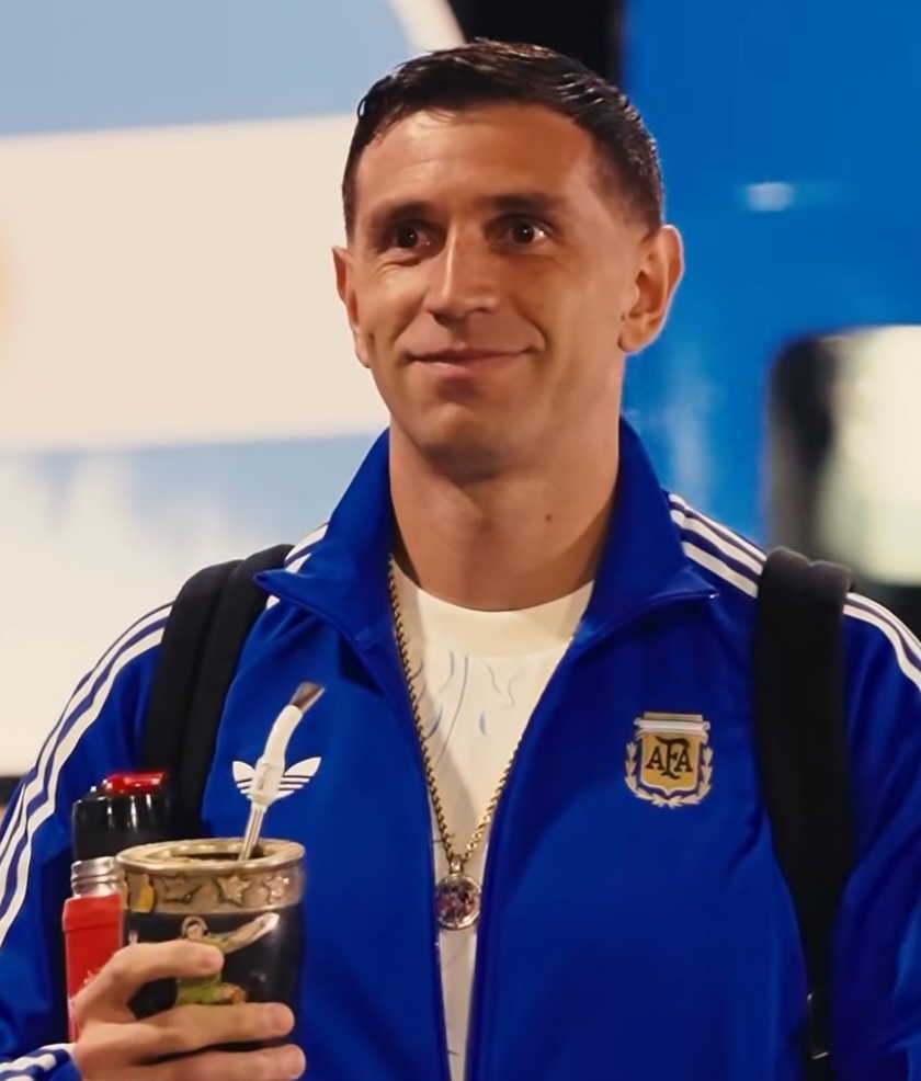 Emiliano Martínez gives update on his finger injury