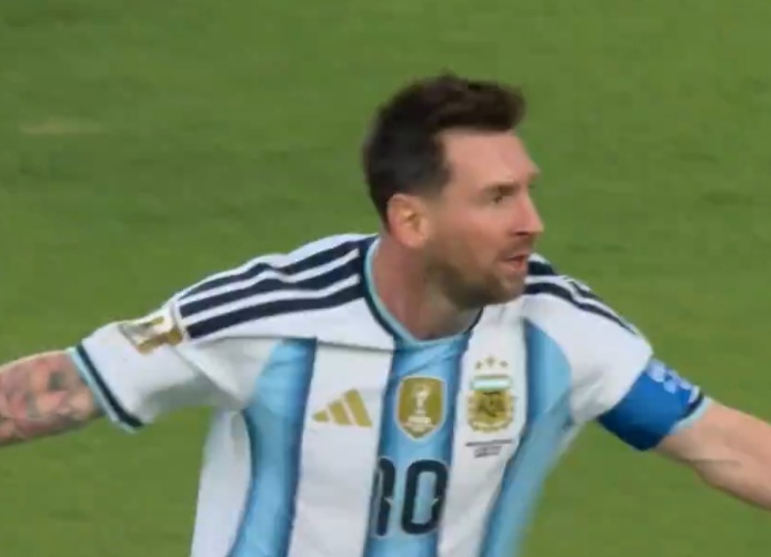 Ronaldo Nazario calls Lionel Messi the greatest player of all time