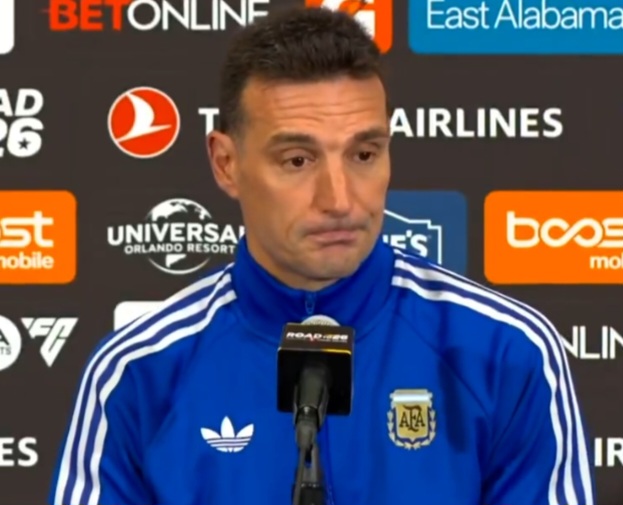 Argentina national team coach Lionel Scaloni gives updates on Julián Álvarez and Leandro Paredes