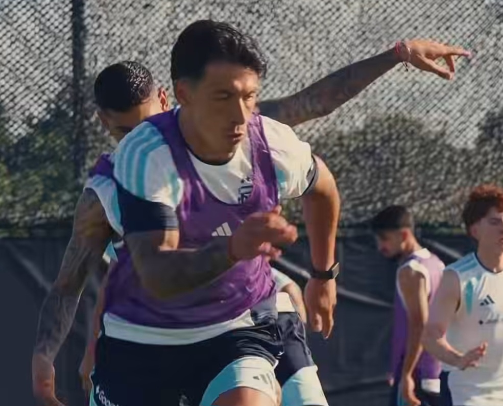 Lisandro Martínez comments on Argentina national team, World Cup, Leonardo Balerdi injury